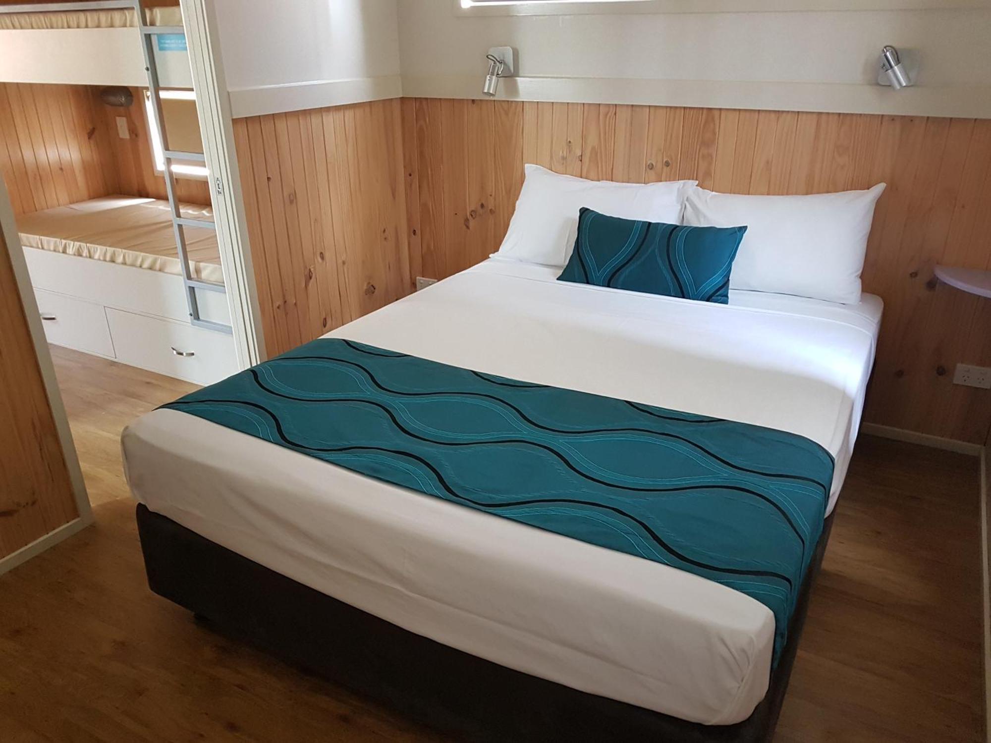 Horseshoe Bay Resort Боуен Стая снимка